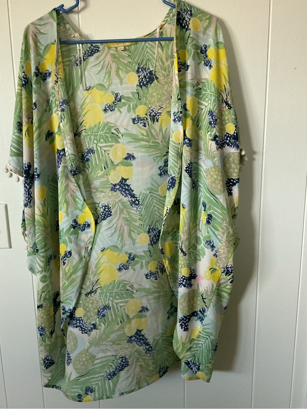 Giani Bing Tropical  Lemon & Leaf Print beach or home kimono.